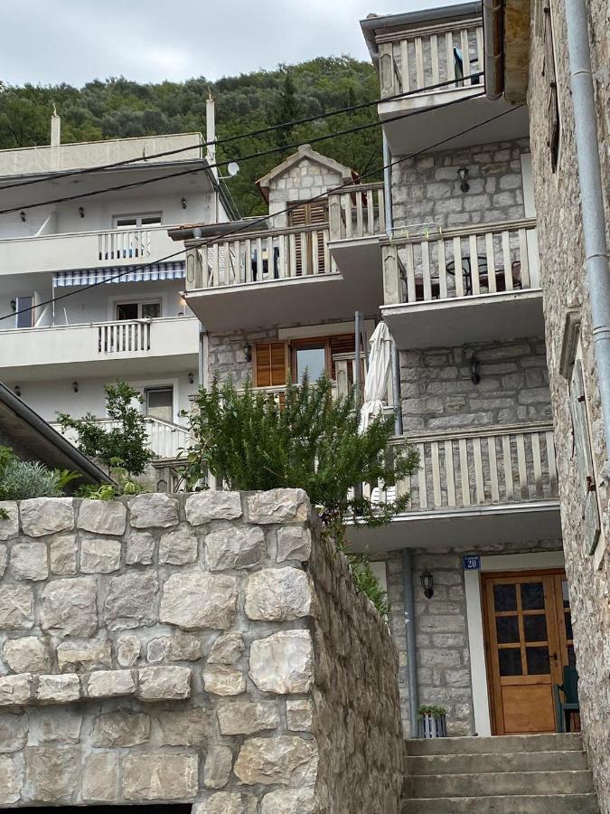 Apartment Aleksandar ティヴァト エクステリア 写真
