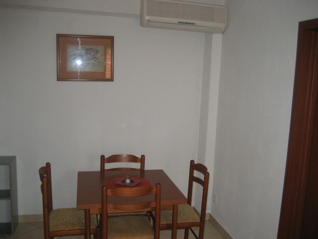 Apartment Aleksandar ティヴァト エクステリア 写真