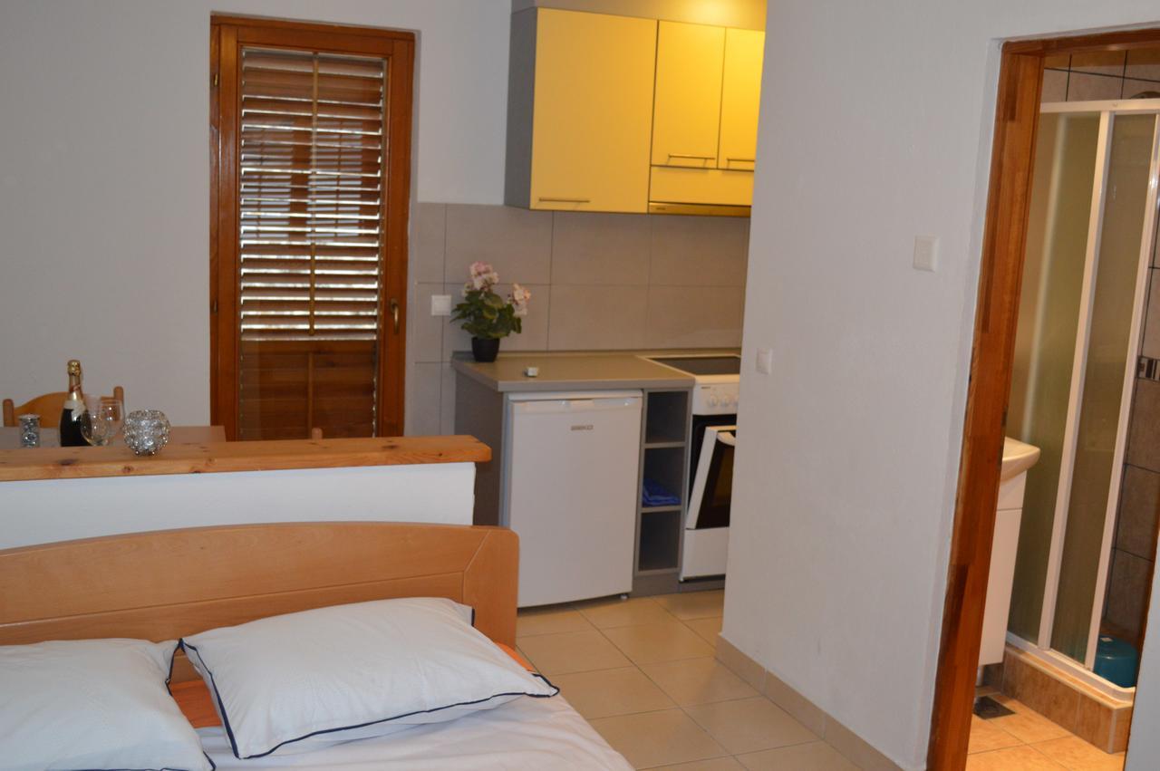 Apartment Aleksandar ティヴァト エクステリア 写真