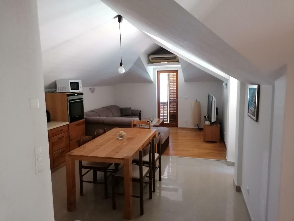 Apartment Aleksandar ティヴァト エクステリア 写真